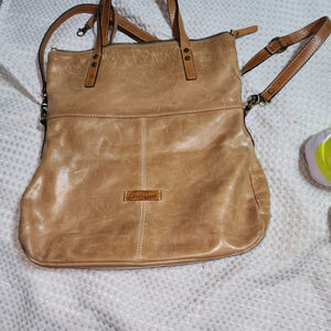CAVALCANTI ITALIAN LEATHER CONVERTIBLE SHOULDER BAG